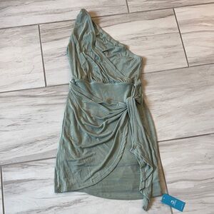 Cupshe One-Shoulder Dress in Soft Green